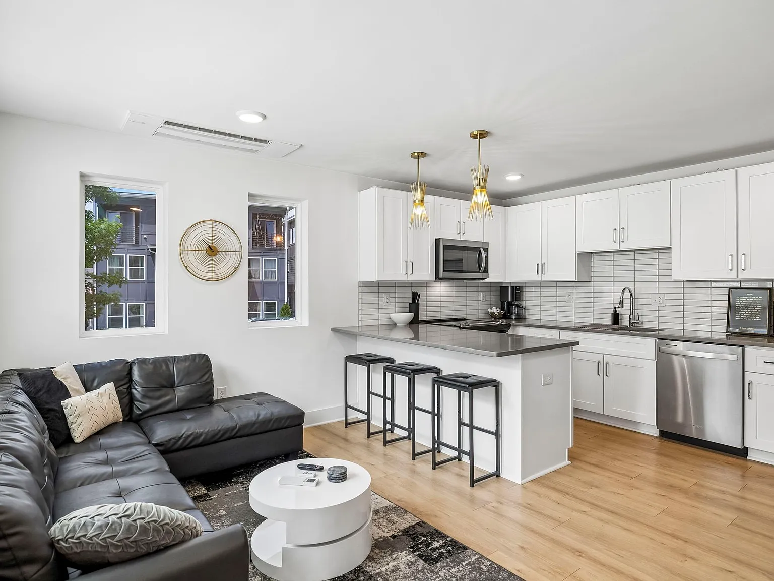 1 bed, 1.5 bath, 996 sqft, $1,850 — Photo 4