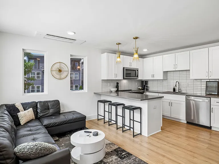 102 Duke St #42 — Photo 4