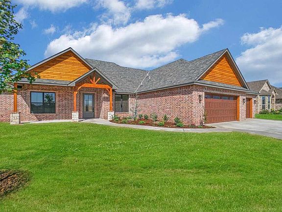 3rd image of 2422 NE Falcon Ln
