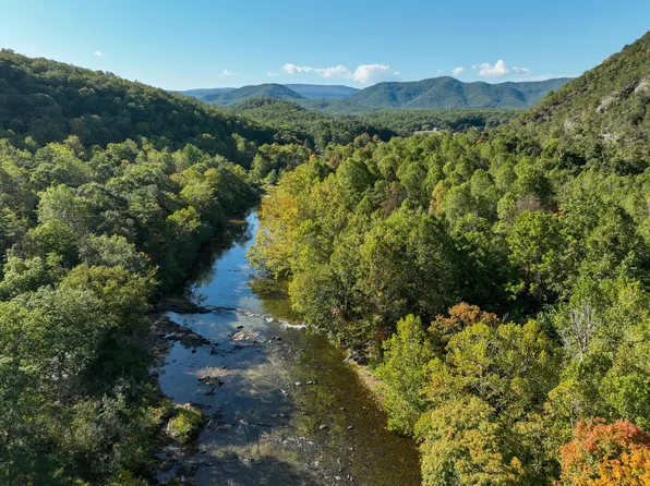 42nd Rd, Clifton Forge, VA 24422
