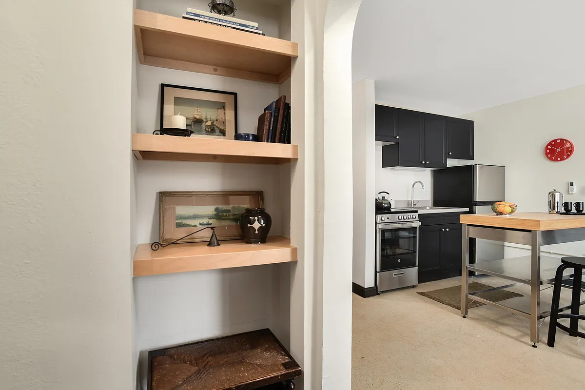 Building Photo - 646 Hazelwood