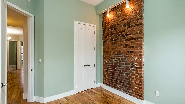 Rented by Nooklyn NYC LLC | media 22