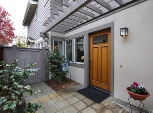 2909 Butter Creek Dr, Pasadena, CA 91107