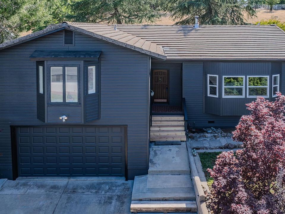 1st image of 513 Perry St