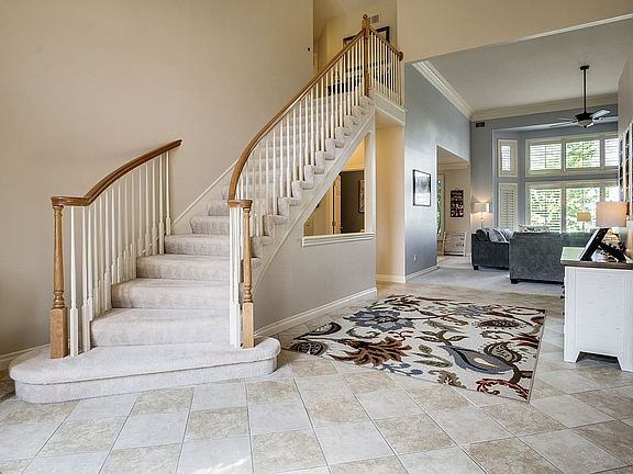 5th image of 24525 Wedgewood Dr