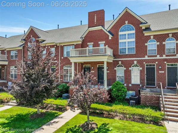 3262 Camden Dr, Troy, MI 48084