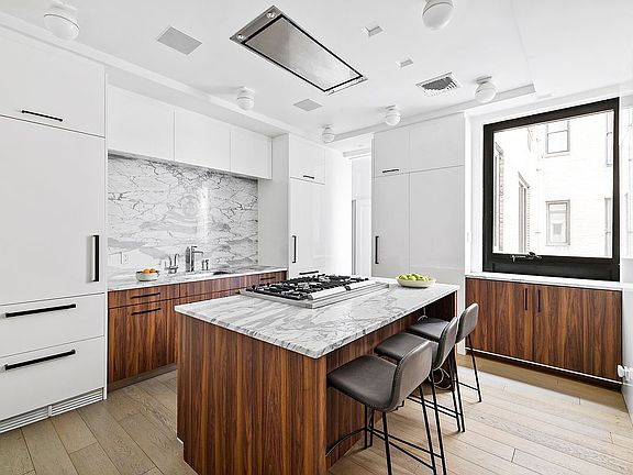 4th image of 480 Park Ave #14E