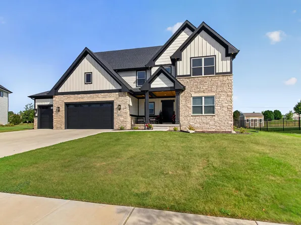 8322 Wyman Dr, Saint John, IN 46373