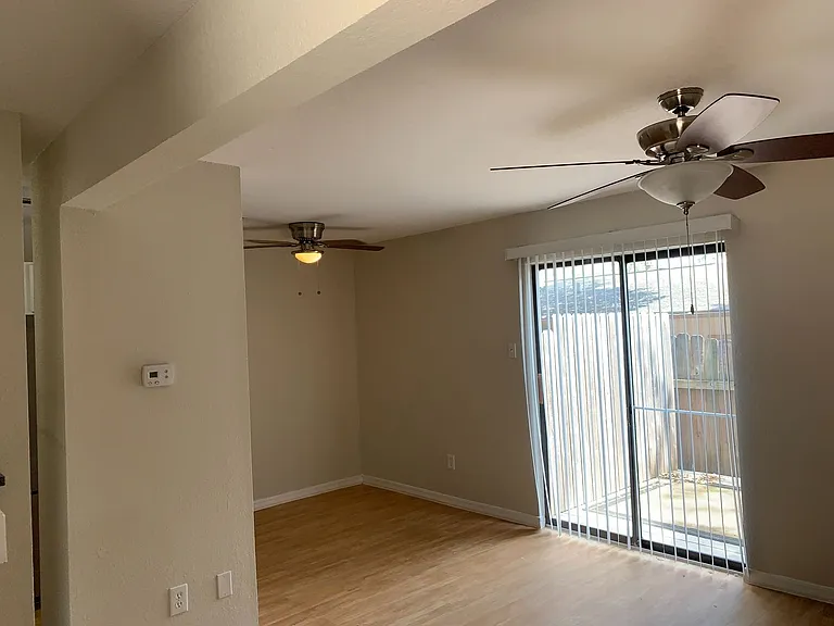 513 S Park Dr — Photo 35