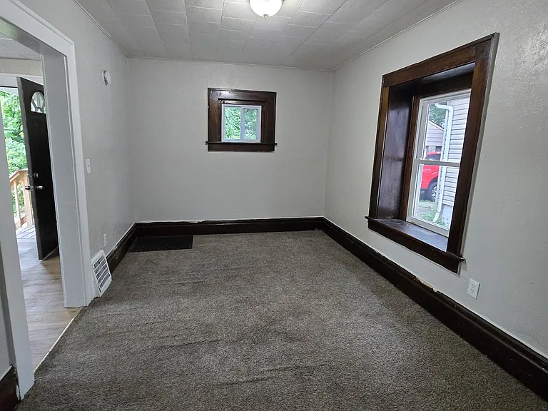 305 Cole Ave — Photo 10
