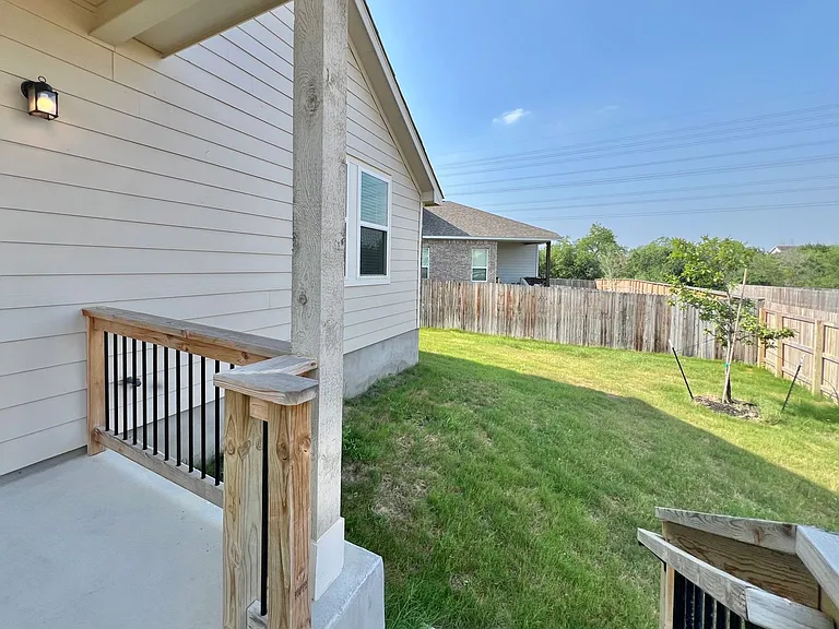 1606 Misty Elm St — Photo 35
