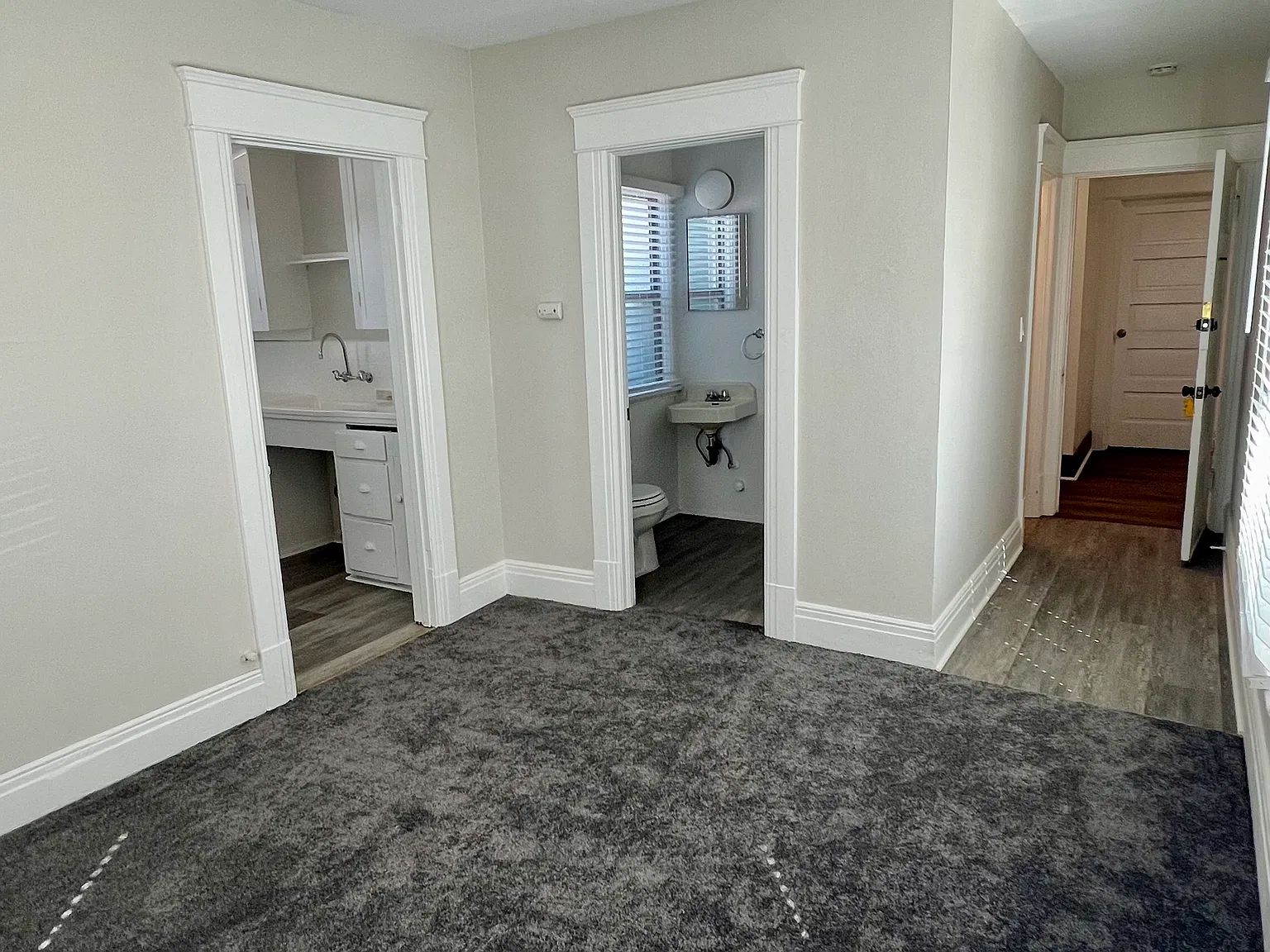 Studio, 300 sqft, $1,500 — Photo 4