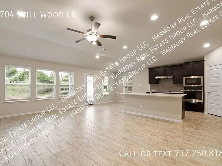 3704 Stillwood Ln — Photo 4