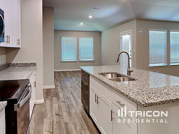 5th image of 13635 Emerson Way