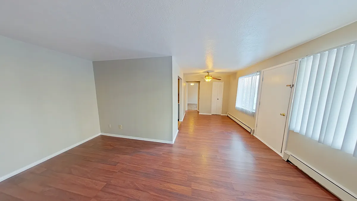 Building Photo - 127-8690 Broadview Rd #127