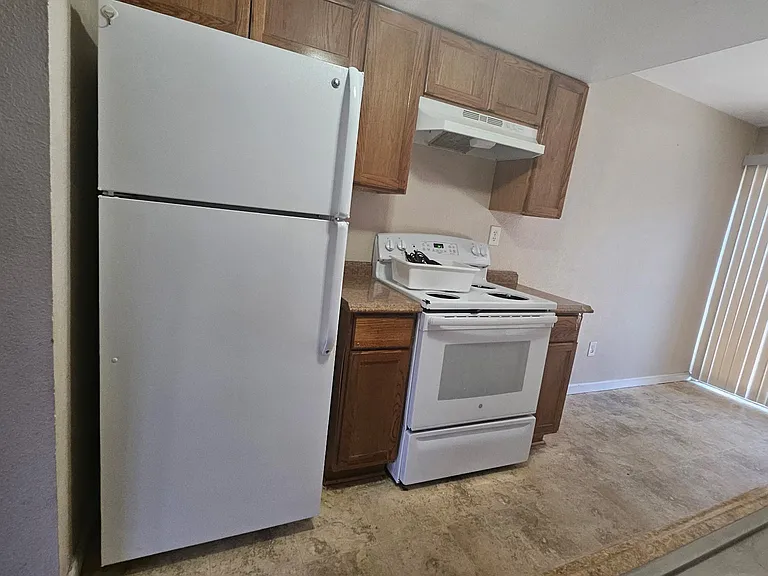 3318 R St #B — Photo 6