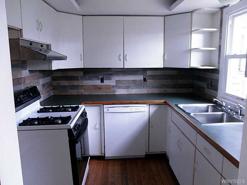2nd image of 285 Midland Avenue