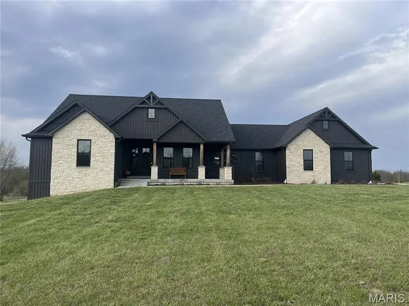 111 Kentucky Derby Dr, Foristell, MO 63348