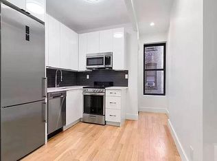 216 W 22nd St #FW, New York, NY 10011