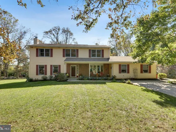 26 Cromwell Dr, Chesterfield, NJ 08515