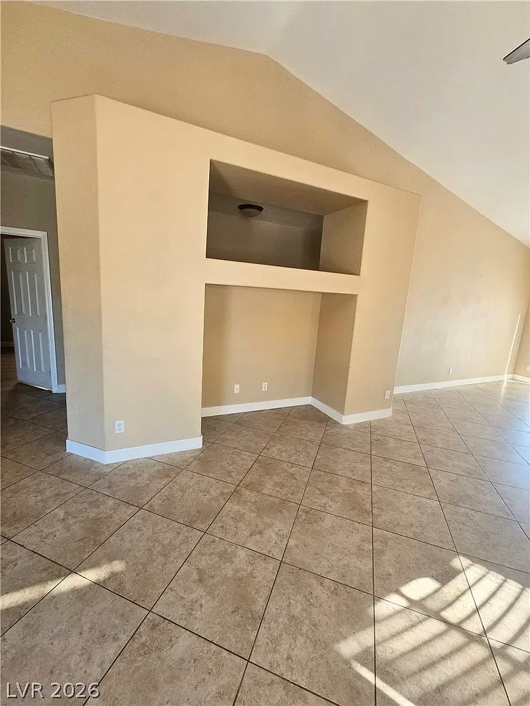 4 bed, 2.0 bath, 1656 sqft, $2,295 — Photo 3