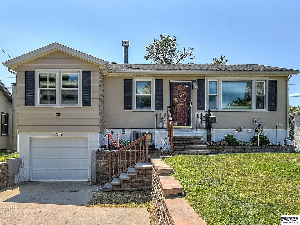 3 bed, 1842 sqft, $2,100 — Photo 1