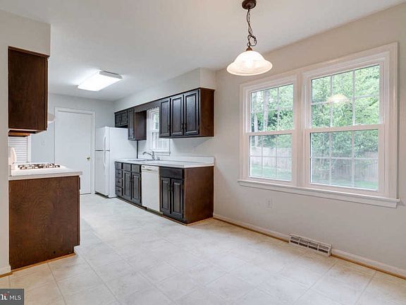 2nd image of 10921 Spurlock Ct