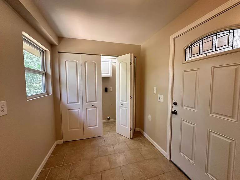 3221 Foxhall Rd — Photo 34