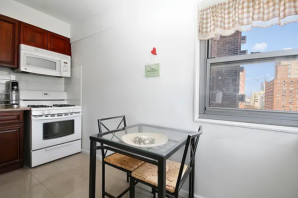 Sold by Corcoran | media 3