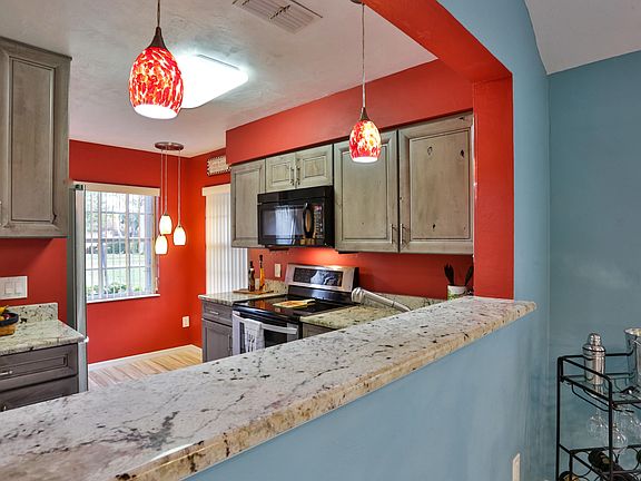 5th image of 1026 Stonybrook Cir