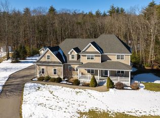 35 Labrador Ln, Dover, NH 03820