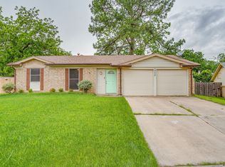 908 Skylark Dr, Mansfield, TX 76063