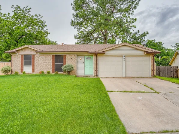 908 Skylark Dr, Mansfield, TX 76063