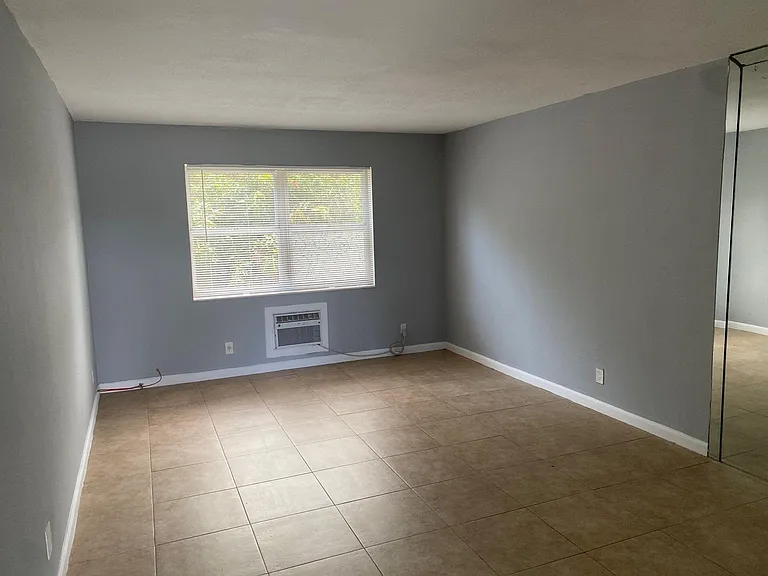 1150 E Sample Rd #105 — Photo 8