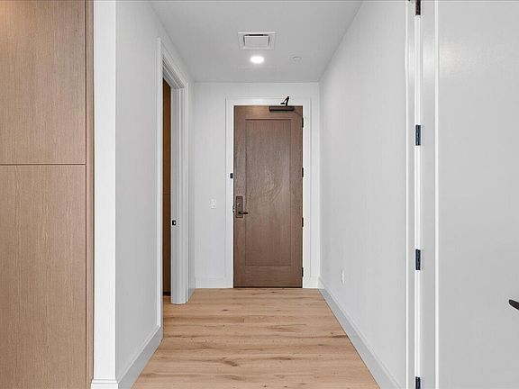 4th image of 115 Morris St #2401