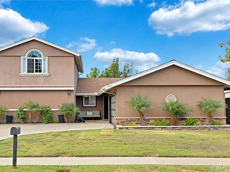 25262 Tasman Rd — Photo 1