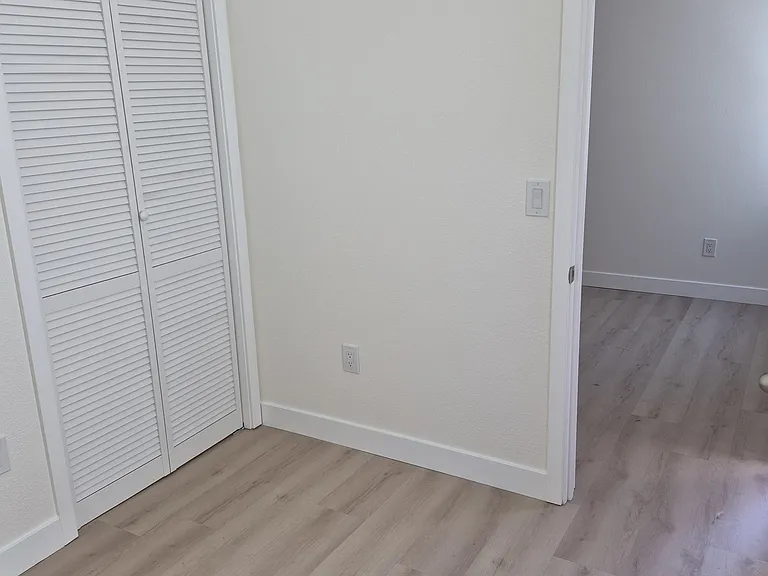 413 S Azusa Ave #B — Photo 16