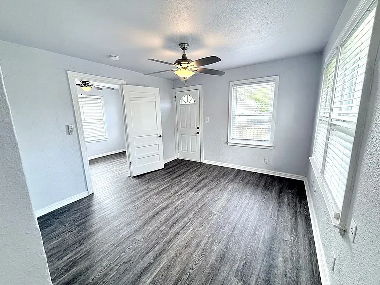 2832 N Woodward Ave — Photo 2