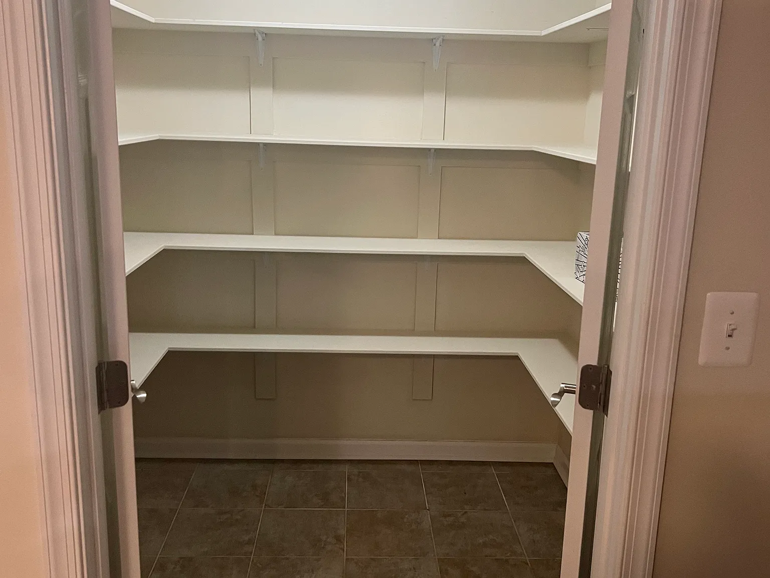 4 bed, 2600 sqft, $5,000 — Photo 3