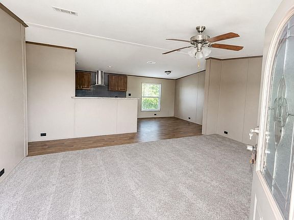 2nd image of 104 Grace Ln