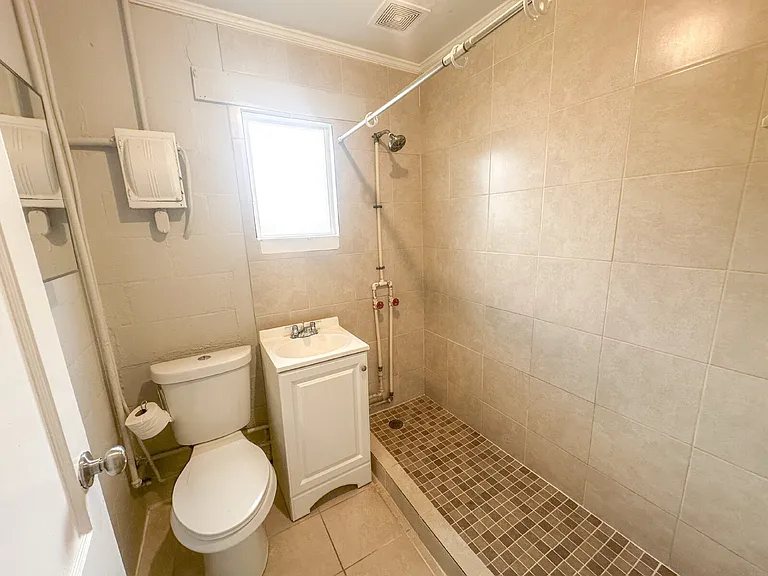 324 Pearl St #2 — Photo 15