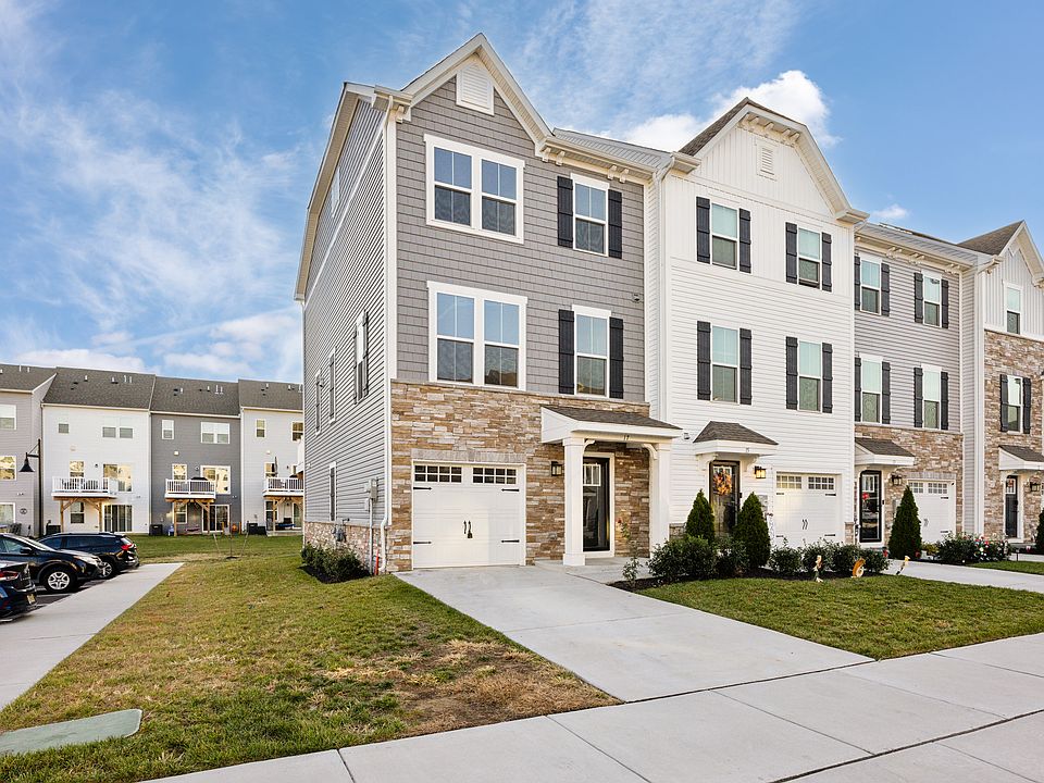1st image of 17 Ortiz Dr