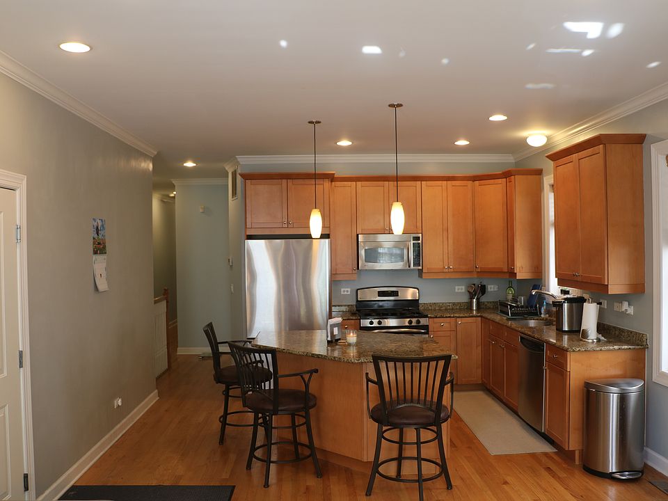 Kitchen w/ ss appliances