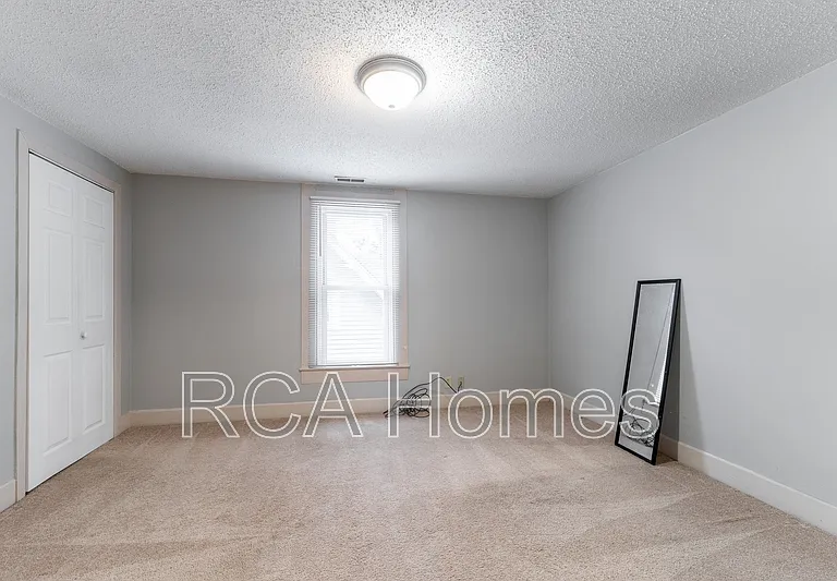 1603 Woodlawn Ave #B — Photo 8