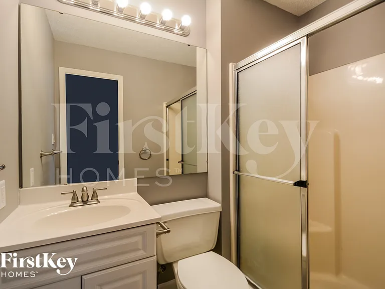 700 Fernwood Ter — Photo 12