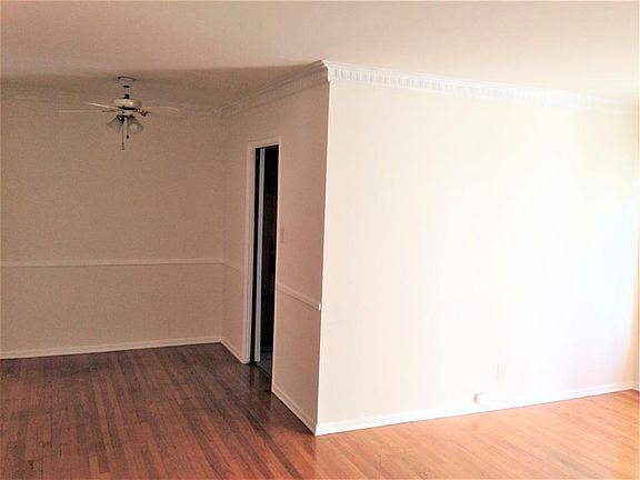 4th image of 1225 S Bedford St #Rqbe641fw