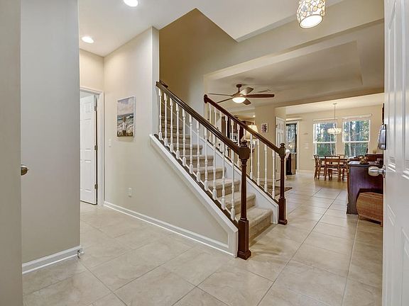 5th image of 212 Adelanto Ave