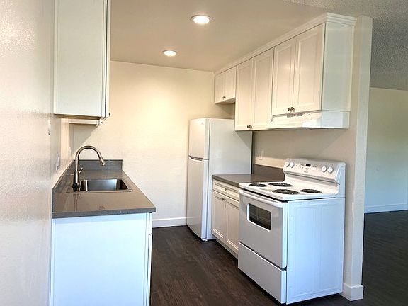 2nd image of 406 E Mission Ave APT 2