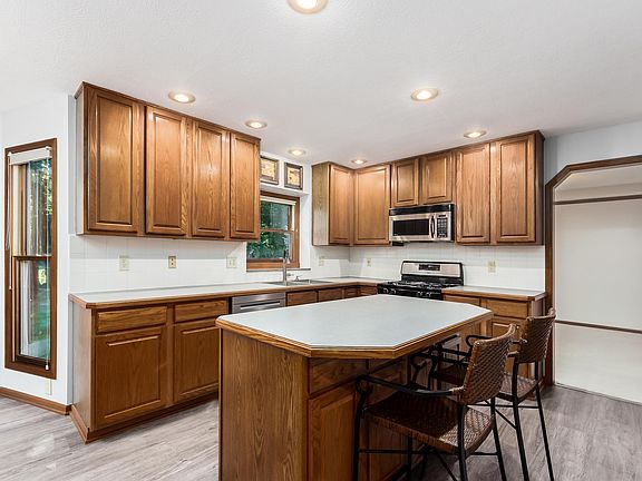 5th image of 13214 Brandon Cir NW