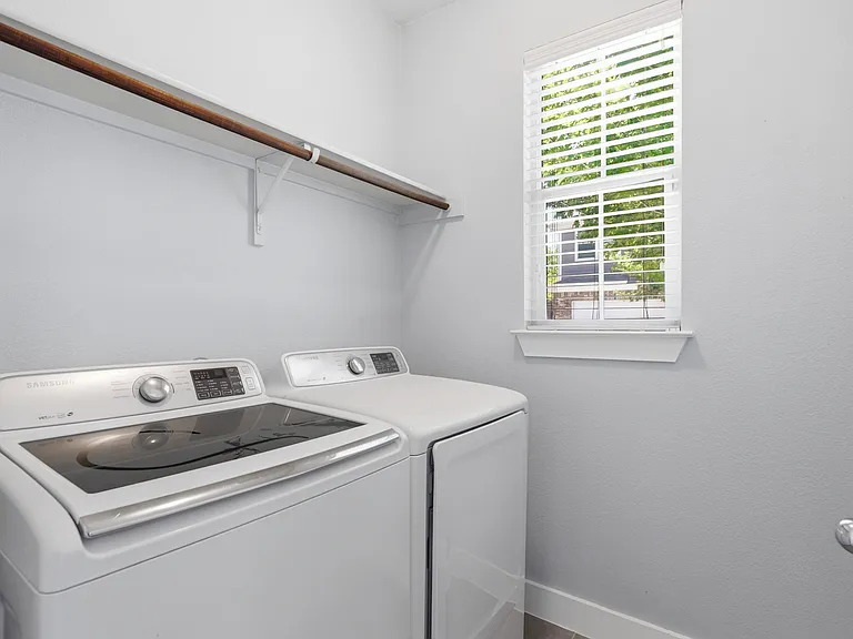7208 Lysander Ct — Photo 19